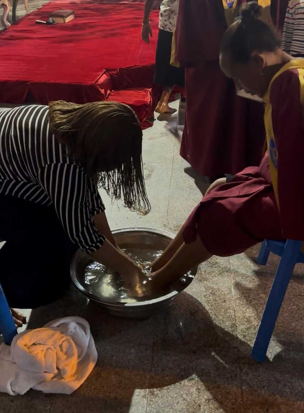 Feet washing service